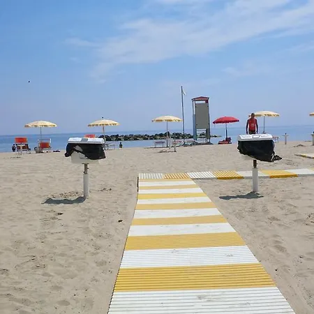 Rivadoro-spiaggia Ombrellone E Lettini-piscina-parcheggio 3* Martinsicuro
