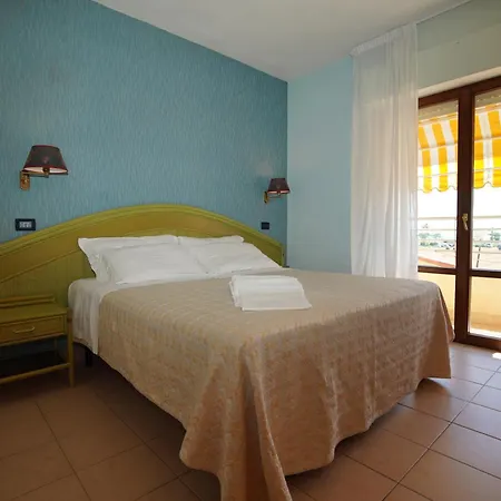 Rivadoro-spiaggia Ombrellone E Lettini-piscina-parcheggio Hotel