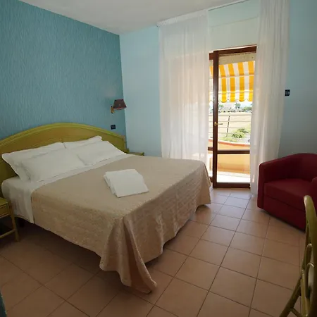 Rivadoro-spiaggia Ombrellone E Lettini-piscina-parcheggio Hotel Martinsicuro