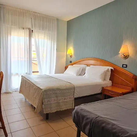 Hotel Rivadoro-spiaggia Ombrellone E Lettini-piscina-parcheggio