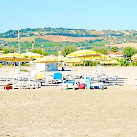 Rivadoro-spiaggia Ombrellone E Lettini-piscina-parcheggio Hotel Martinsicuro