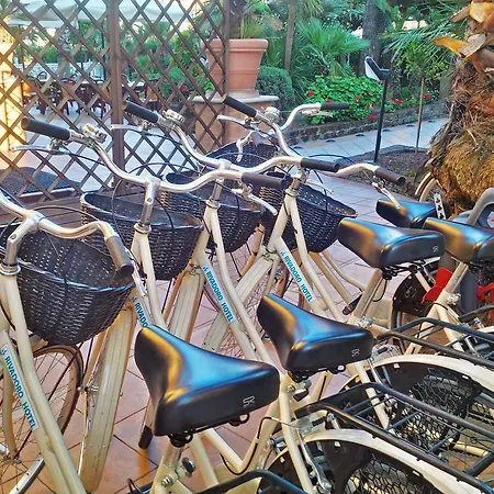 Rivadoro-spiaggia Ombrellone E Lettini-piscina-parcheggio 3* Martinsicuro