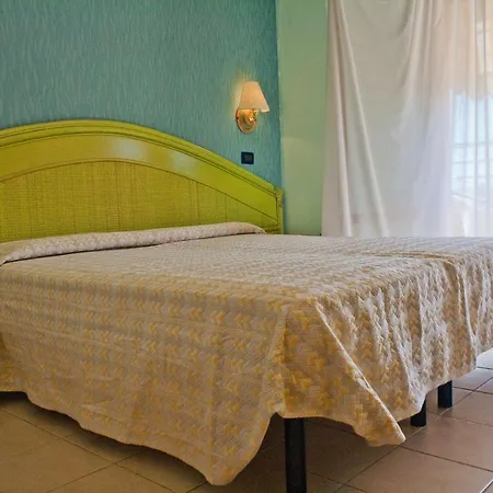 Rivadoro-spiaggia Ombrellone E Lettini-piscina-parcheggio Hotel Martinsicuro