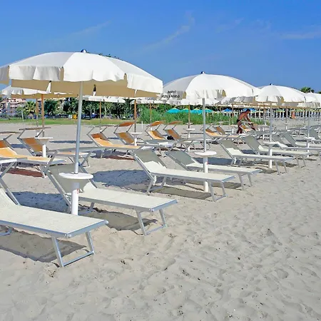 Rivadoro-spiaggia Ombrellone E Lettini-piscina-parcheggio Szálloda 3*