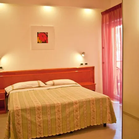 Rivadoro-spiaggia Ombrellone E Lettini-piscina-parcheggio 3* Martinsicuro