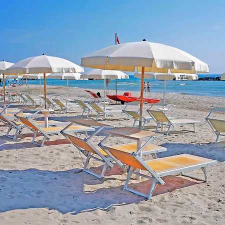 Rivadoro-spiaggia Ombrellone E Lettini-piscina-parcheggio Martinsicuro