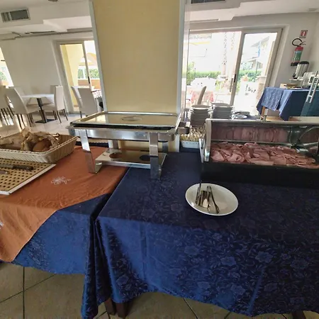 Rivadoro-spiaggia Ombrellone E Lettini-piscina-parcheggio Martinsicuro