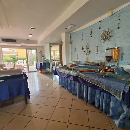 Rivadoro-spiaggia Ombrellone E Lettini-piscina-parcheggio