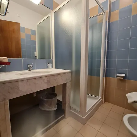 Rivadoro-spiaggia Ombrellone E Lettini-piscina-parcheggio 3* Martinsicuro