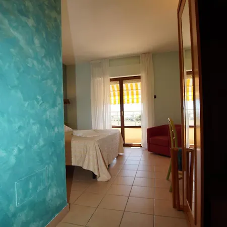 Hotel Rivadoro-spiaggia Ombrellone E Lettini-piscina-parcheggio