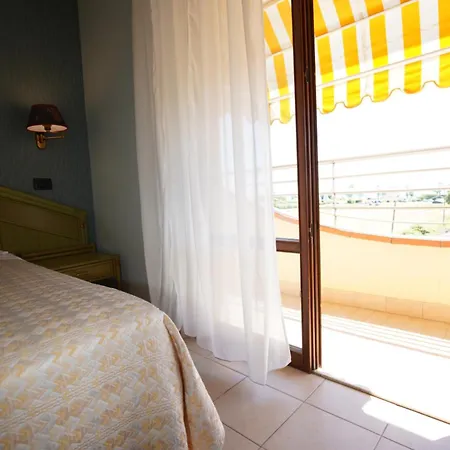 Rivadoro-spiaggia Ombrellone E Lettini-piscina-parcheggio 3*