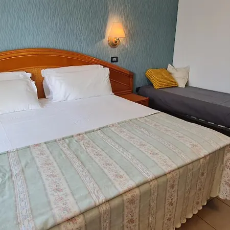 Rivadoro-spiaggia Ombrellone E Lettini-piscina-parcheggio 3*