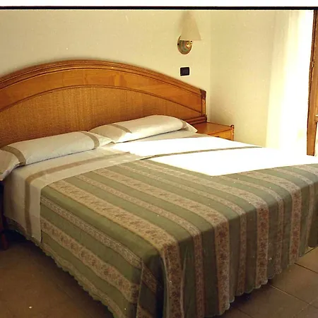 Hotel Rivadoro-spiaggia Ombrellone E Lettini-piscina-parcheggio 3*