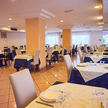 Hotel Rivadoro-spiaggia Ombrellone E Lettini-piscina-parcheggio Martinsicuro
