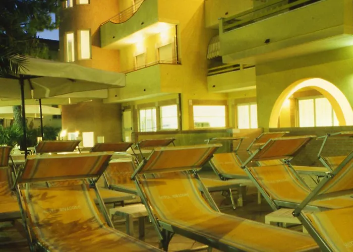 Rivadoro-spiaggia Ombrellone E Lettini-piscina-parcheggio