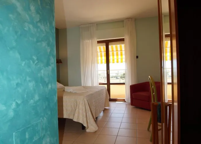 Otel Rivadoro-spiaggia Ombrellone E Lettini-piscina-parcheggio